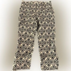 Petite cropped pants from Loft. Size 2 Petite. Light cream and dark navy.